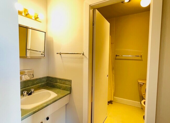 Photo du bâtiment - 1500 Dogwood St