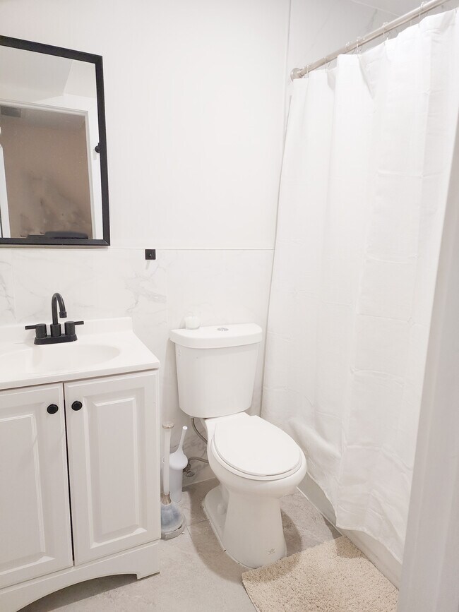 11922 190th St Unit B4, Saint Albans, NY 11412 Apartments 11922