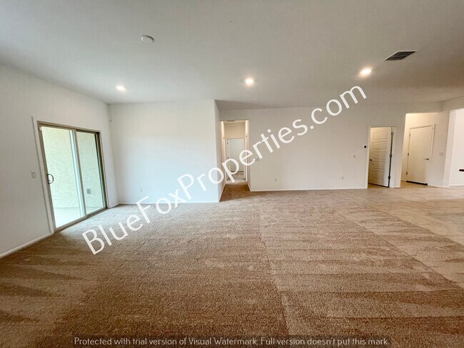 Building Photo - 6305 E Desert Peak Dr
