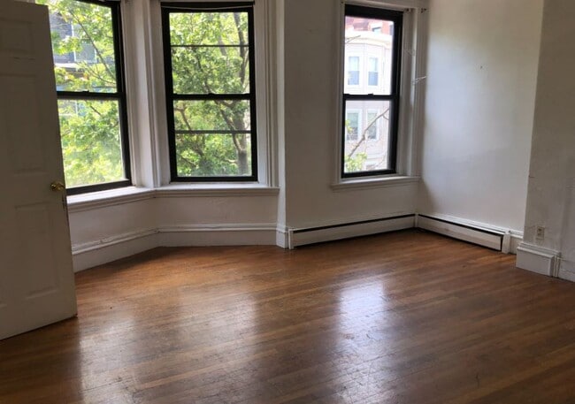 Building Photo - 180 Harvard St