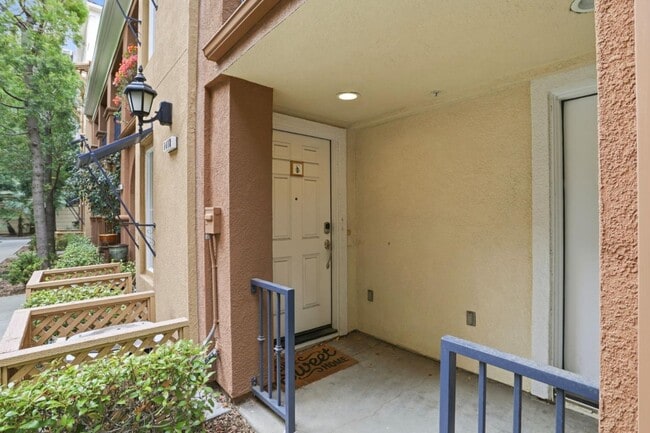 Foto del edificio - 1418 Allegado Alley