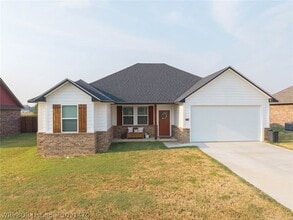 Building Photo - 116 Countryside Wy