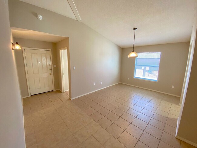 Building Photo - Northeast El Paso 3 Bed Refrig A/C