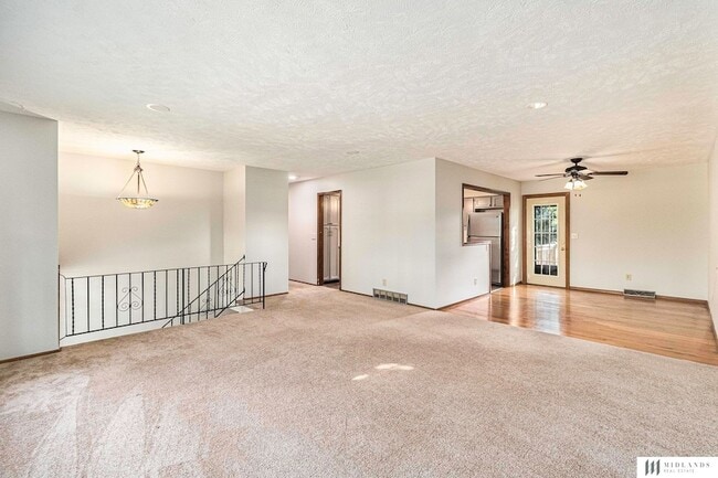 Building Photo - 7208 Pine Dr