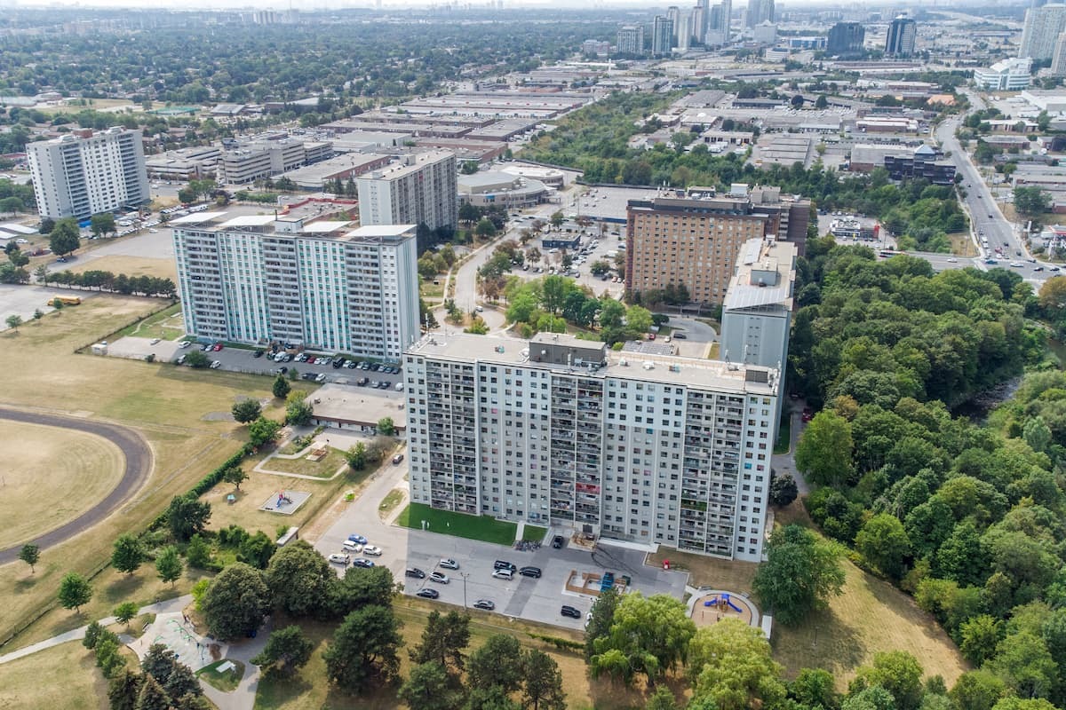 Primary Photo - 30 Tuxedo Court Apartments