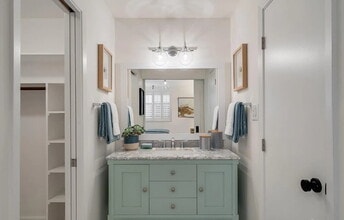 Building Photo - 3044 Franklin St