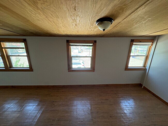Building Photo - Private Suites in a Beautiful Shared Home Near UNC & Coffee Shops