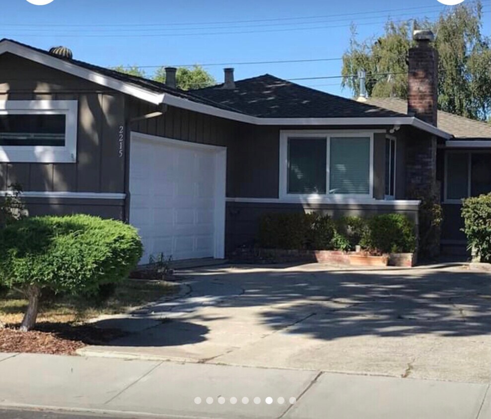 Primary Photo - 2215 Ventura Pl
