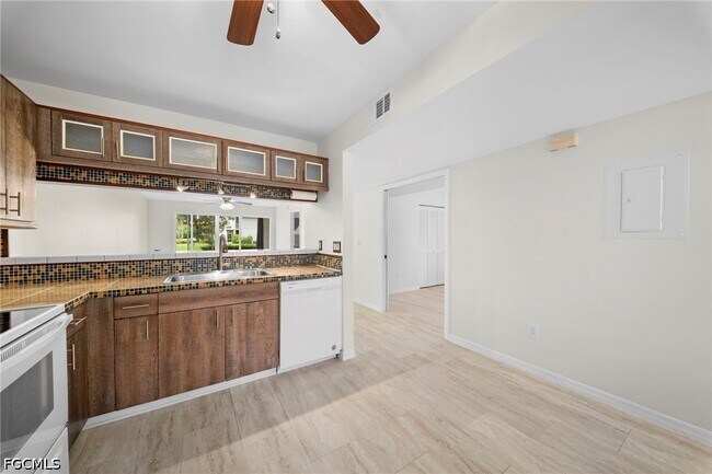 Foto del edificio - 14503 Lakewood Trace Ct