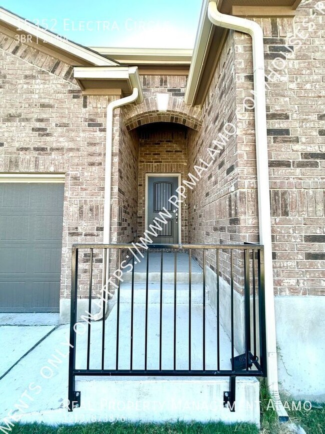 Foto del edificio - 3 Bedroom 2 Bath Home Near Briggs Ranch Go...