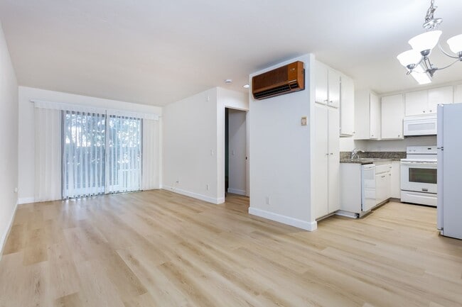 Foto del edificio - Second Floor Condo at the Regency Villas Community