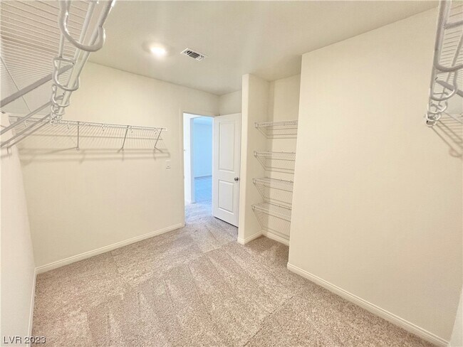 Foto del edificio - 6972 W Ford Ave