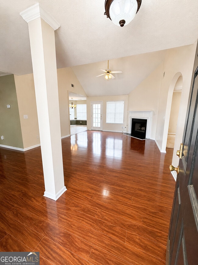 Building Photo - 5115 Towne Park Dr