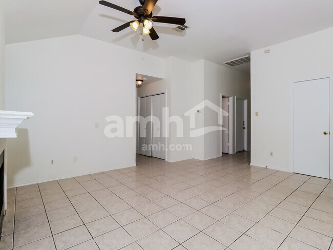 Building Photo - 2207 Wisteria Way