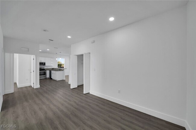 Foto del edificio - 275 SW 4th St