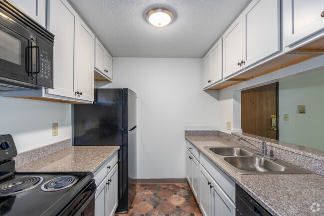 Birch - 2BR, 1.5BA - 936SF - Kitchen - Holly Park