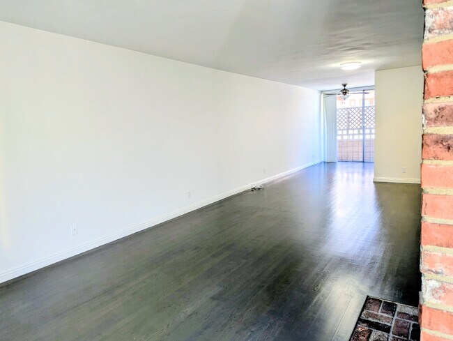 Área de estar - 129 Marguerita Ave