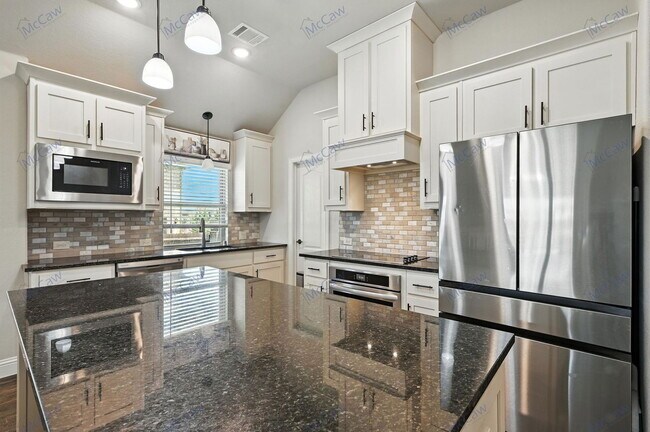 Building Photo - 3829 Honey Grove Dr