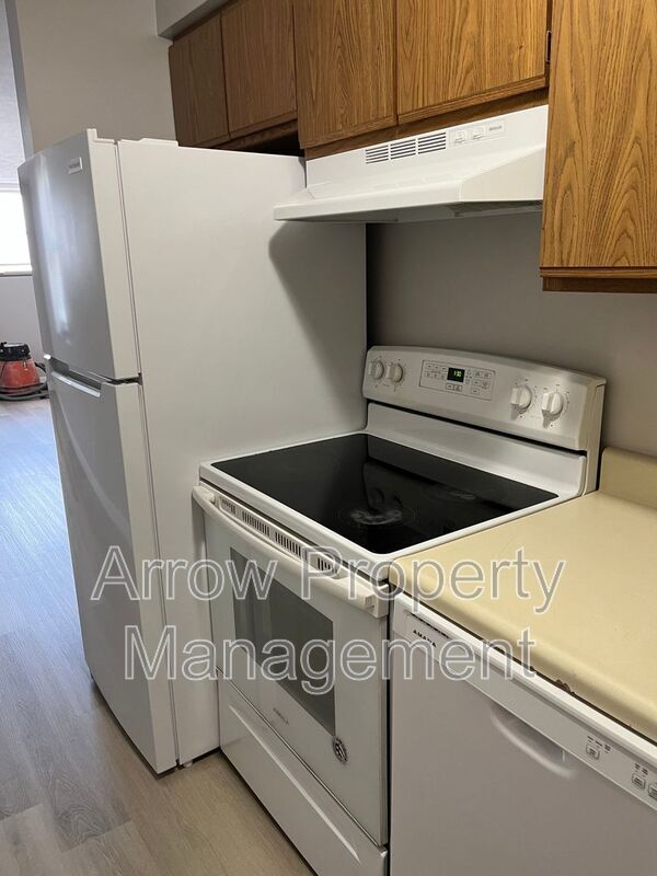Foto del edificio - 208 E 5th St