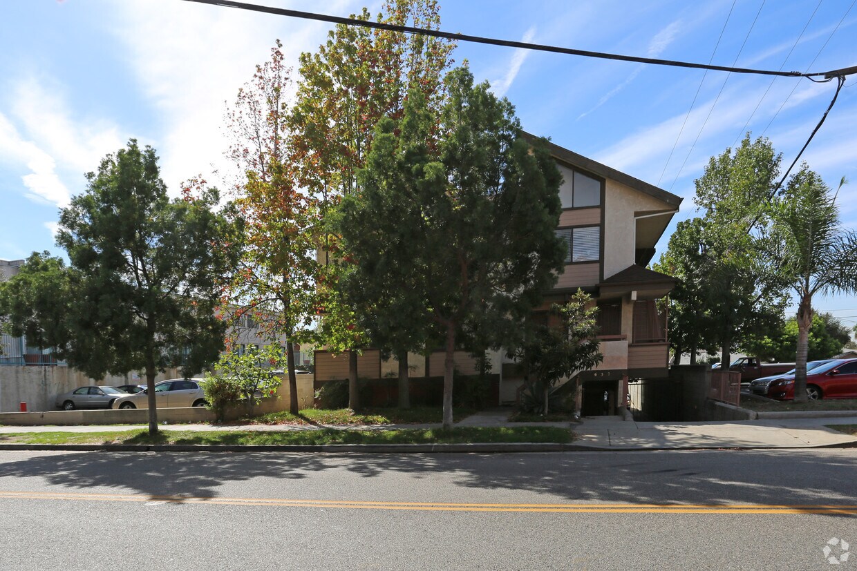 Foto del edificio - 632 E Harvard St
