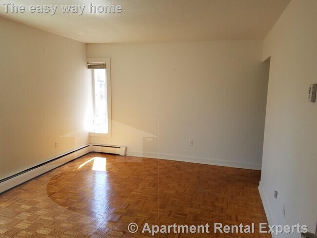 Building Photo - 524 Putnam Ave