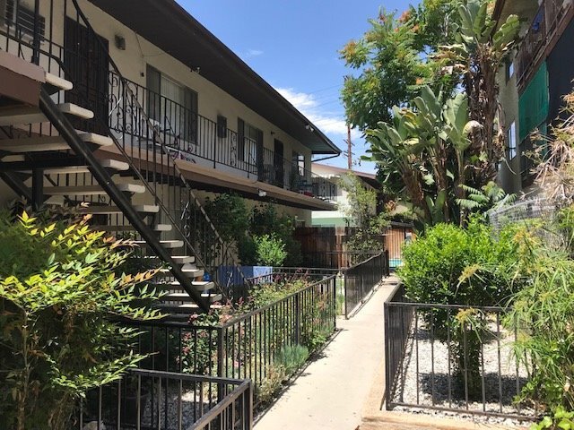 Foto del edificio - 1526 Yosemite Dr