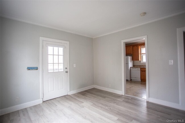 Building Photo - 359 E Chester St