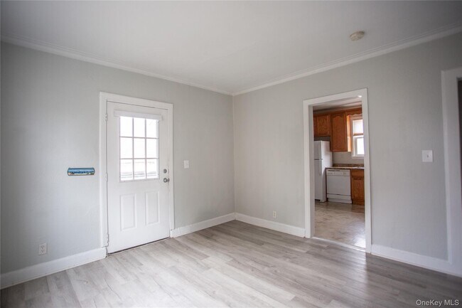 Foto del edificio - 359 E Chester St