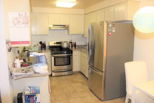 Building Photo - 2501 W Redondo Beach Blvd