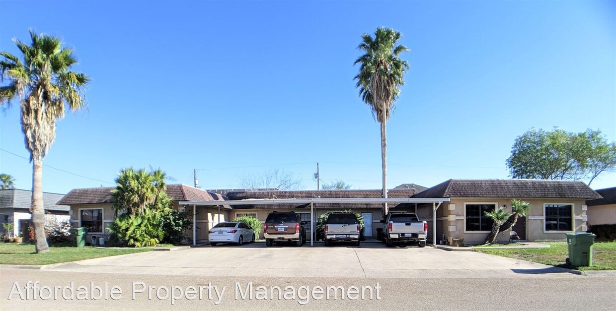 Primary Photo - 111 Las Palmas St