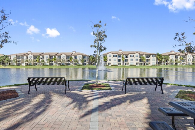 Building Photo - Solaire at Coconut Creek