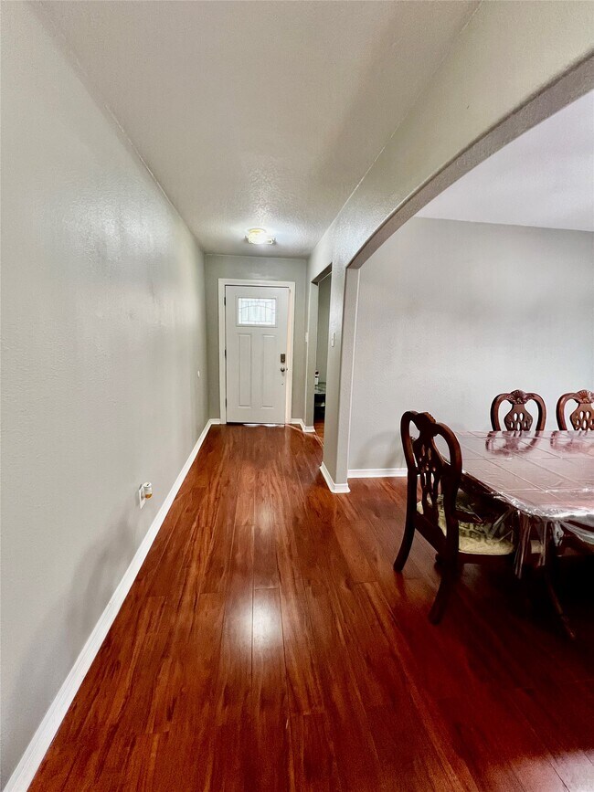 Foto del edificio - 9610 Serenata Ct