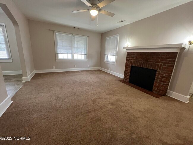 Building Photo - 1204 Preyer Ave