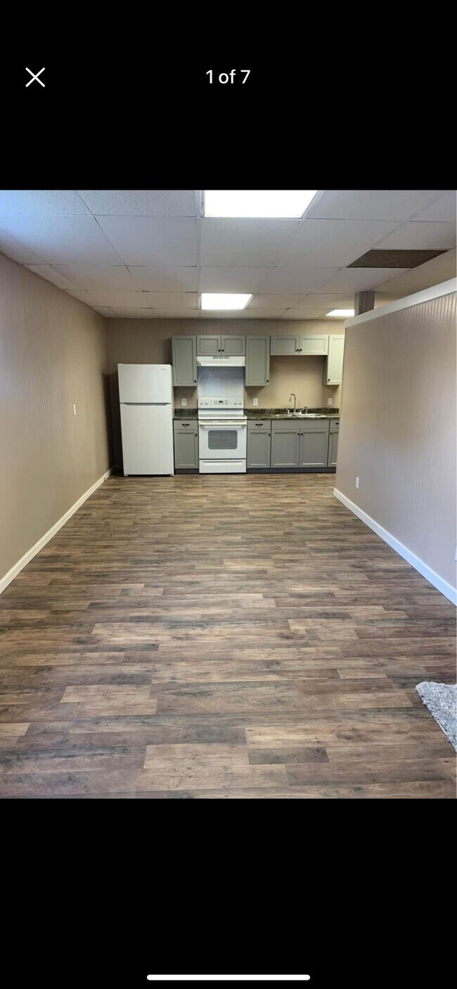 Building Photo - 818 Highland Ave