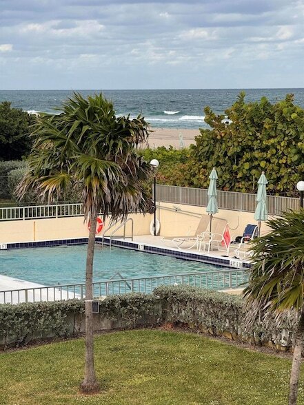 Foto del edificio - 2565 S Ocean Blvd