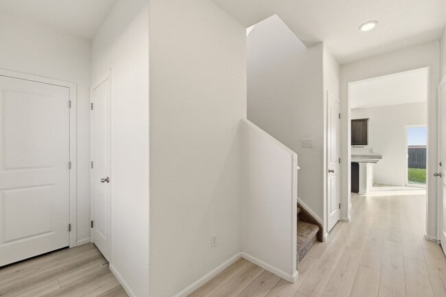 Building Photo - 3 Bedroom 2 Bathroom House With Great View...
