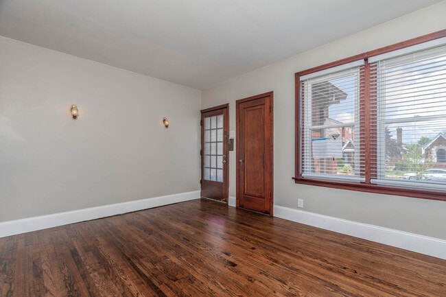 Foto del edificio - 5736 Chippewa St