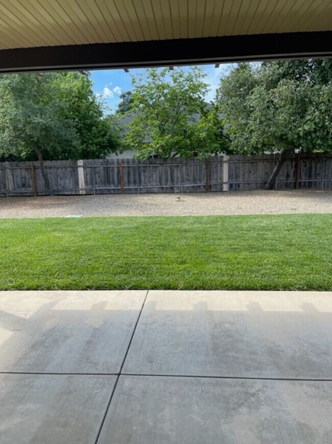 Foto del edificio - 3 Bedroom Home in Mistletoe Neighborhood