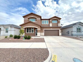 Building Photo - 4724 Marisabel Azcarate St