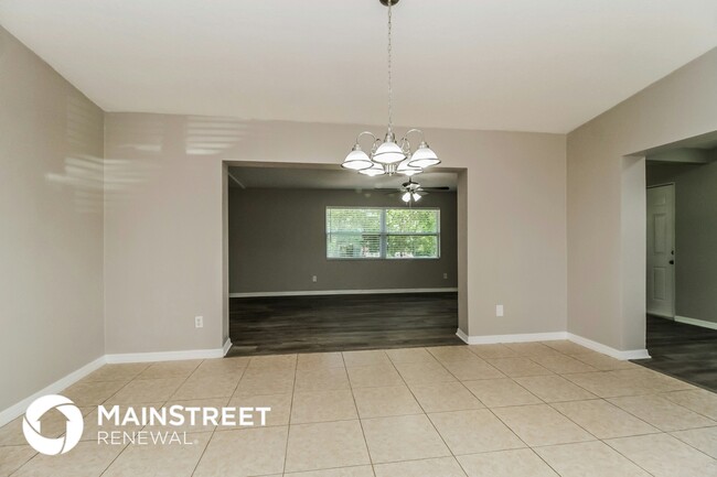 Foto del edificio - 6007 Oakcrest Cir