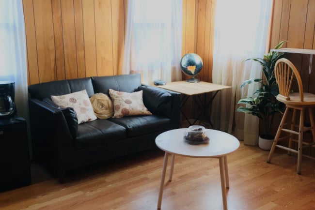 2nd floor shared living - 2918 McKoon Ave