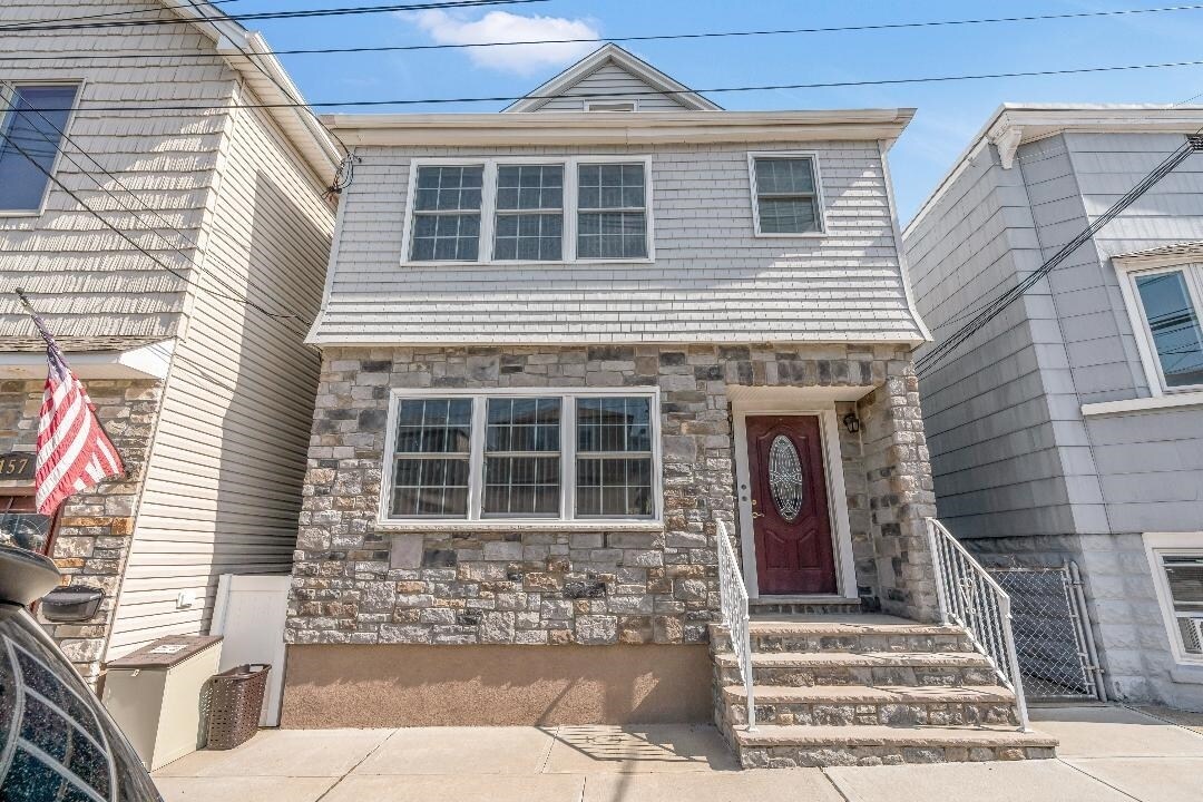 155 W 21st St Unit 2, Bayonne, NJ 07002 Condo for Rent in Bayonne, NJ
