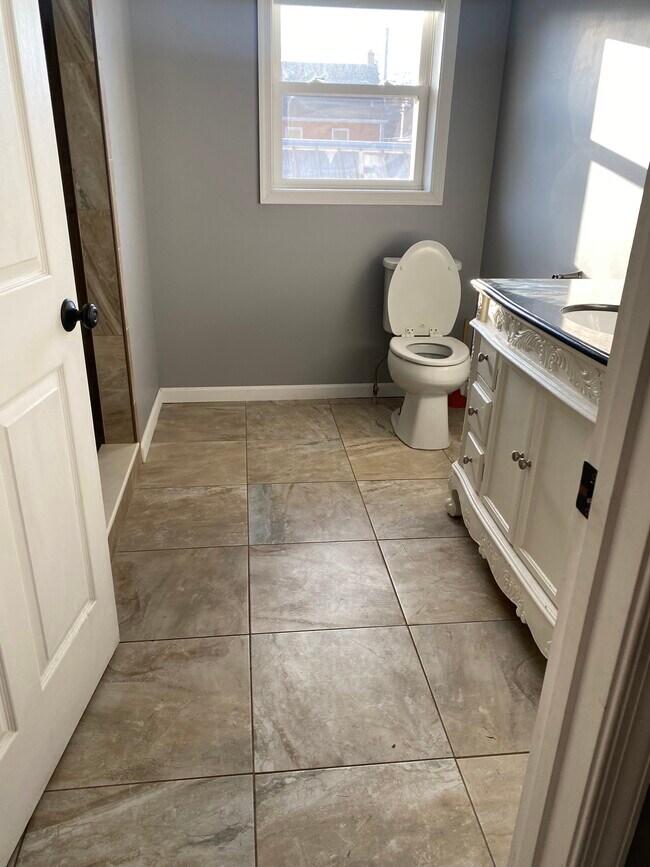 Bathroom - 20 N Peach Aly