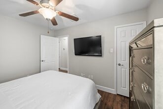 Building Photo - 25803 Orchard Knoll Ln