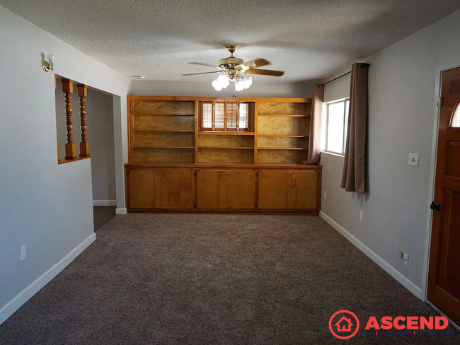 Building Photo - Cozy 3 Bedroom Home Located in Delano!