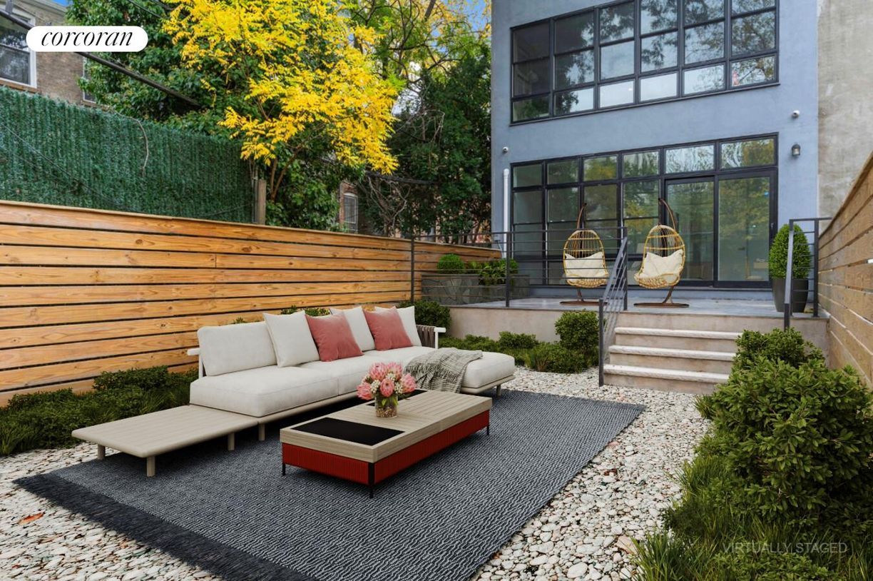 Foto principal - 65 Bainbridge St.