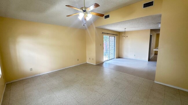 Building Photo - 1028 Merrimack Loop