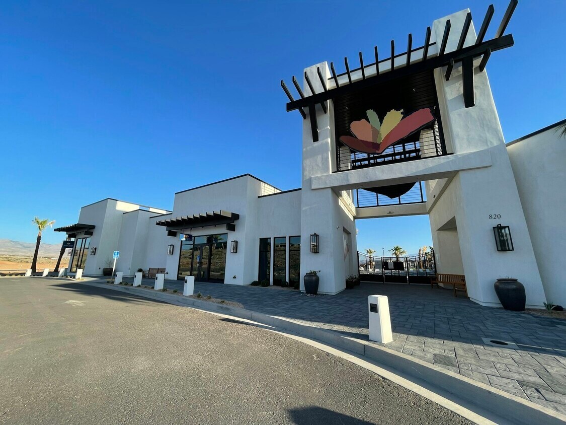 Foto principal - 5764 S Russet Sun Dr