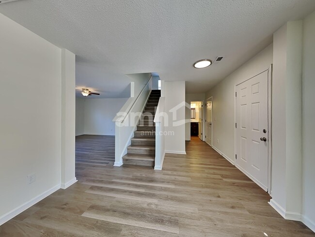 Building Photo - 611 Westbury Way