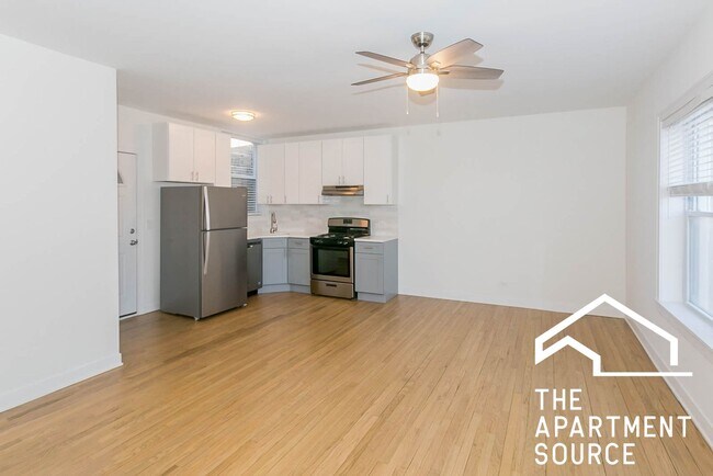 Building Photo - 5214 N Damen Ave